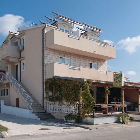 Apartmani Riva Rogoznica  Exterior photo