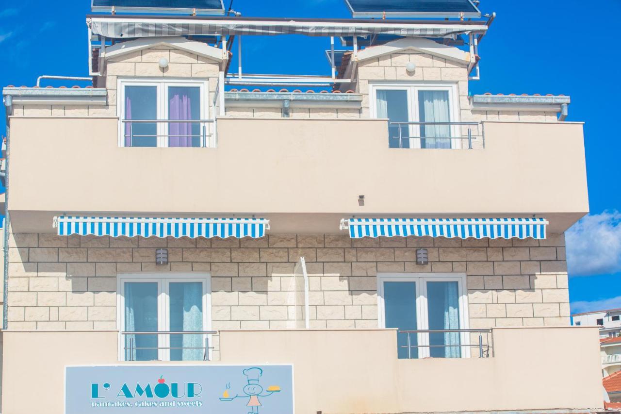 Apartmani Riva Rogoznica  Exterior photo